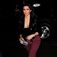 Kim Kardashian smiling while on her way to visit friend Jonathan Cheban | Picture 107210